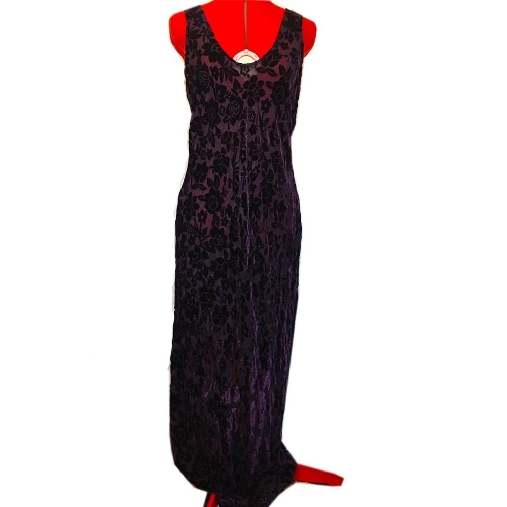 VINTAGE Victoria Secret Velvet Slip/Gown-M